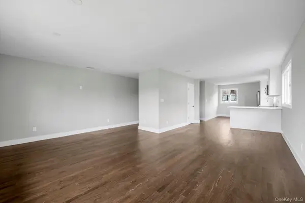 5 Linwood RD, Port Washington, NY 11050