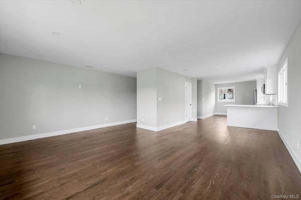 5 Linwood RD, Port Washington, NY 11050