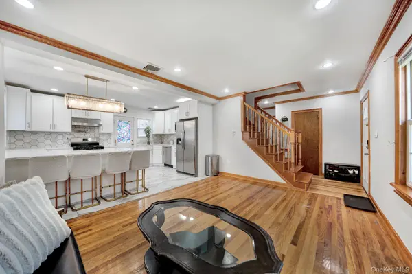 64 Dewitt ST, Valley Stream, NY 11580