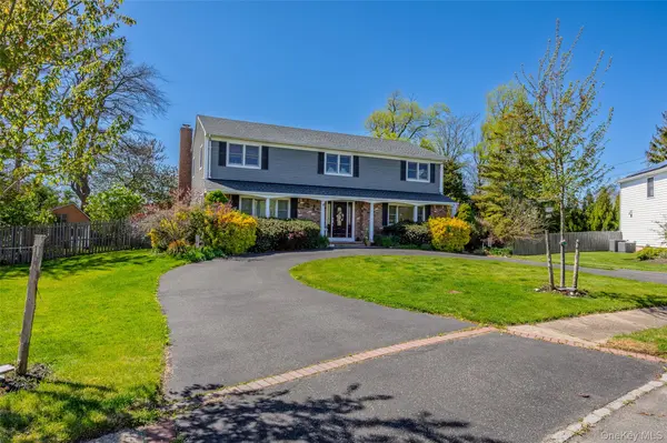80 Palmer DR, Sayville, NY 11782