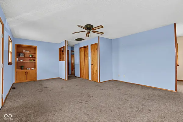 736 N Ash ST, Tipton, IN 46072