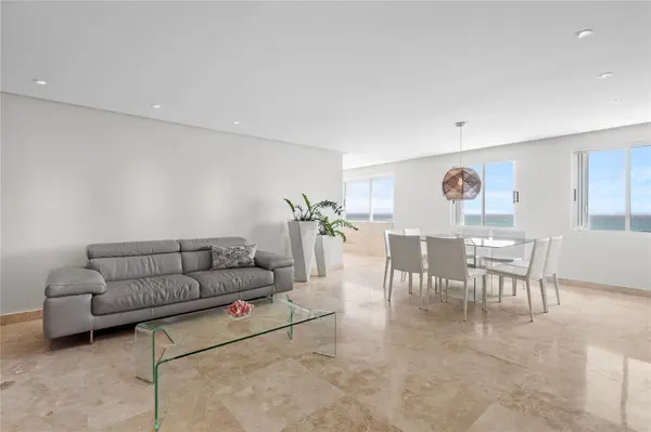 3307 ISLA VERDE AVE #1102, Carolina, PR 00979