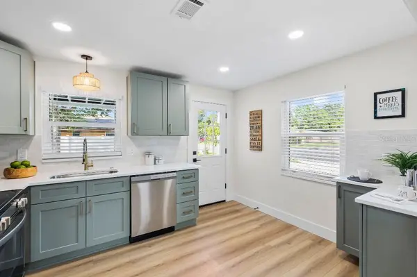 2403 ADRIAN AVE, Largo, FL 33774