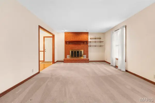 28 Rushmore DR, Glen Carbon, IL 62034