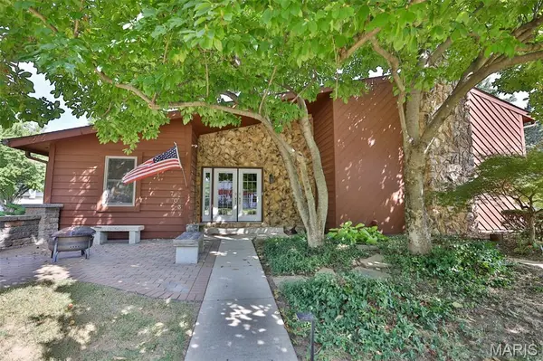 703 Peachtree TRL, Collinsville, IL 62234