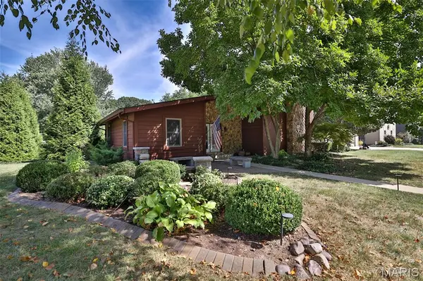 703 Peachtree TRL, Collinsville, IL 62234
