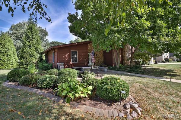 703 Peachtree TRL, Collinsville, IL 62234
