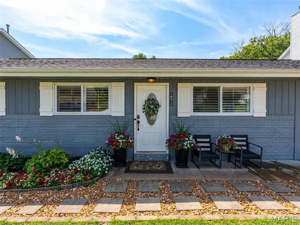 10412 Savannah AVE, Frontenac, MO 63131