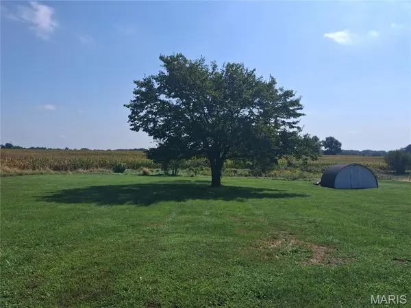 22086 Monroe Road 231, Paris, MO 65275
