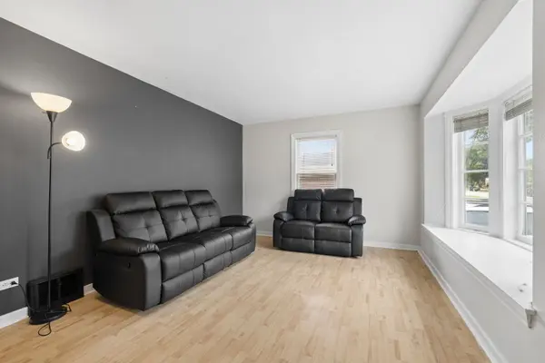 1031 Glenwood AVE, Waukegan, IL 60085