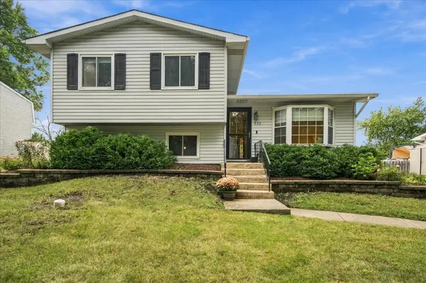 273 Lyons DR, Bolingbrook, IL 60440