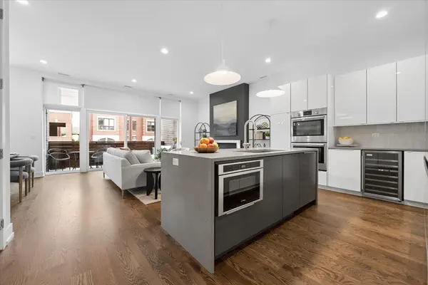 2837 N Halsted ST #2N, Chicago, IL 60657