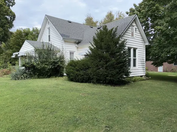 211 N Seminary ST, Downs, IL 61736