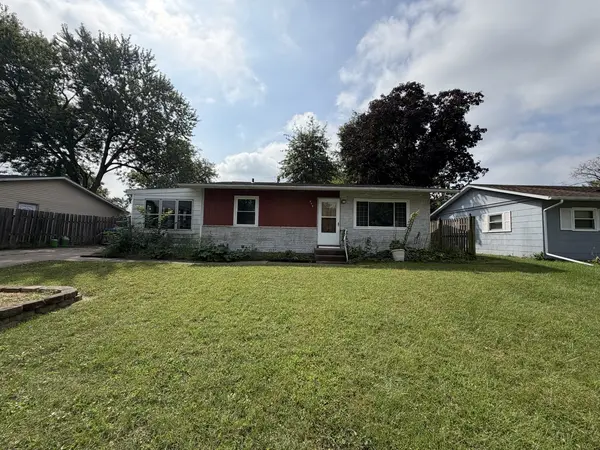 908 37th AVE, East Moline, IL 61244