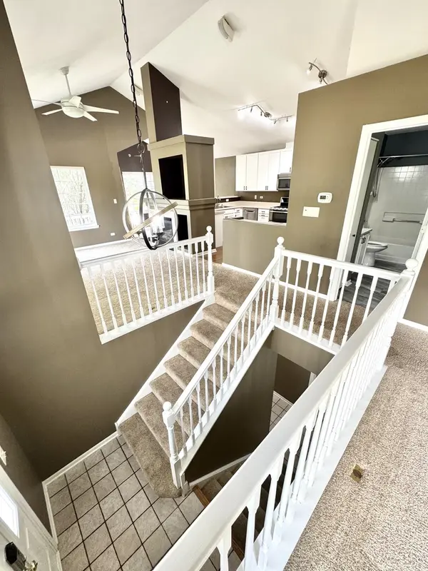 2307 Twilight DR #2307, Aurora, IL 60503