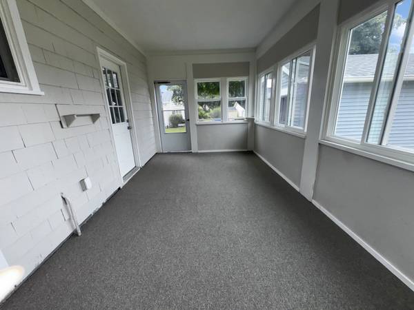 402 S 13th AVE, St. Charles, IL 60174