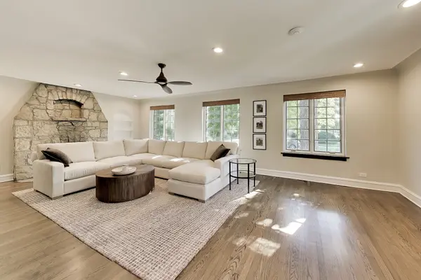 10456 S Bell AVE, Chicago, IL 60643
