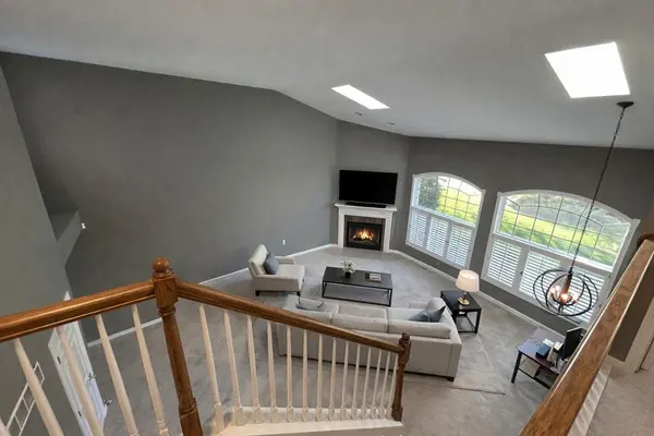 1717 Apple Blossom DR, Munster, IN 46321