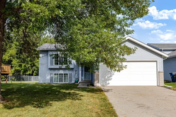 3730 Village Green CIR, Moorhead, MN 56560