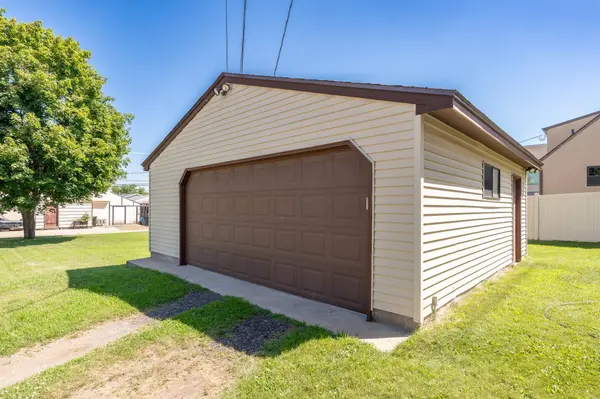 239 3rd AVE W, Shakopee, MN 55379
