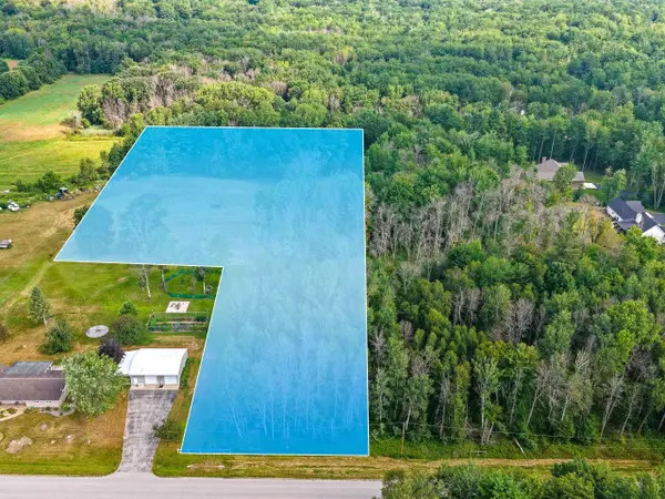 3610 SHADY LN, Suamico, WI 54313