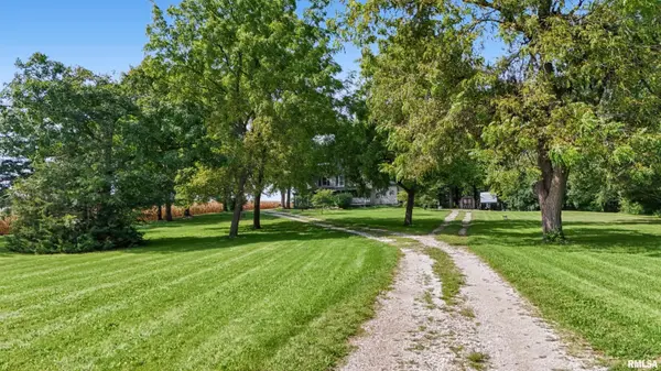 383 State Route 40, Edelstein, IL 61526