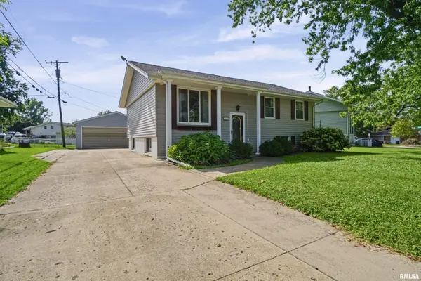 110 S MEADOWVIEW LN, Washington, IL 61571