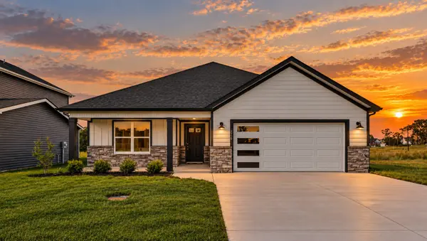 2736 Brewster Dr, Clarksville, TN 37042