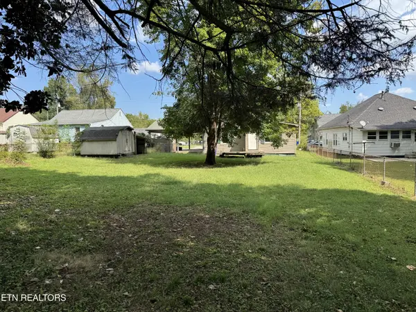 409 W Wheeler St, Rockwood, TN 37854