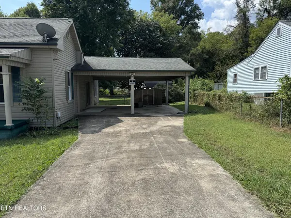 409 W Wheeler St, Rockwood, TN 37854
