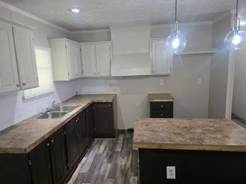233 Sunnyfield Ln, Camden, TN 38320