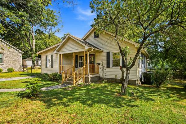 261 E Eastland St, Gallatin, TN 37066