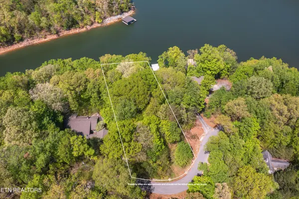 51 S Shorewood Drive, Caryville, TN 37714