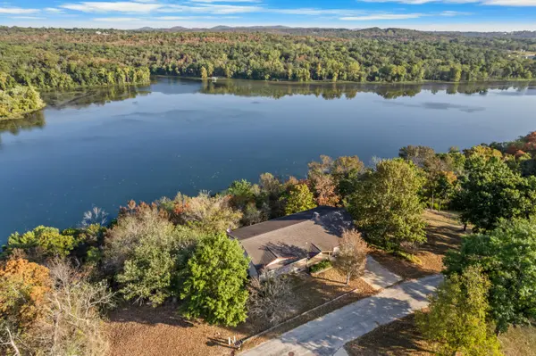 505 Cope LN, Forsyth, MO 65653