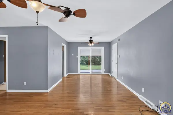 5317 SW 24th ST, Topeka, KS 66614