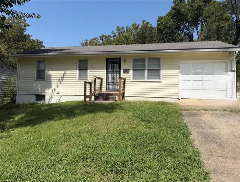 4610 E 40th ST, Kansas City, MO 64130
