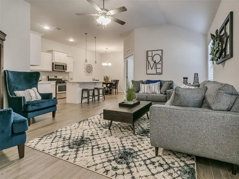 2425 Northcreek LN, Oklahoma City, OK 73128