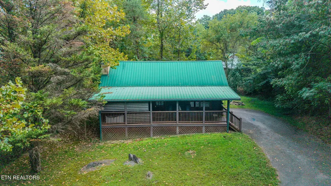 2882 Easy St, Sevierville, TN 37862