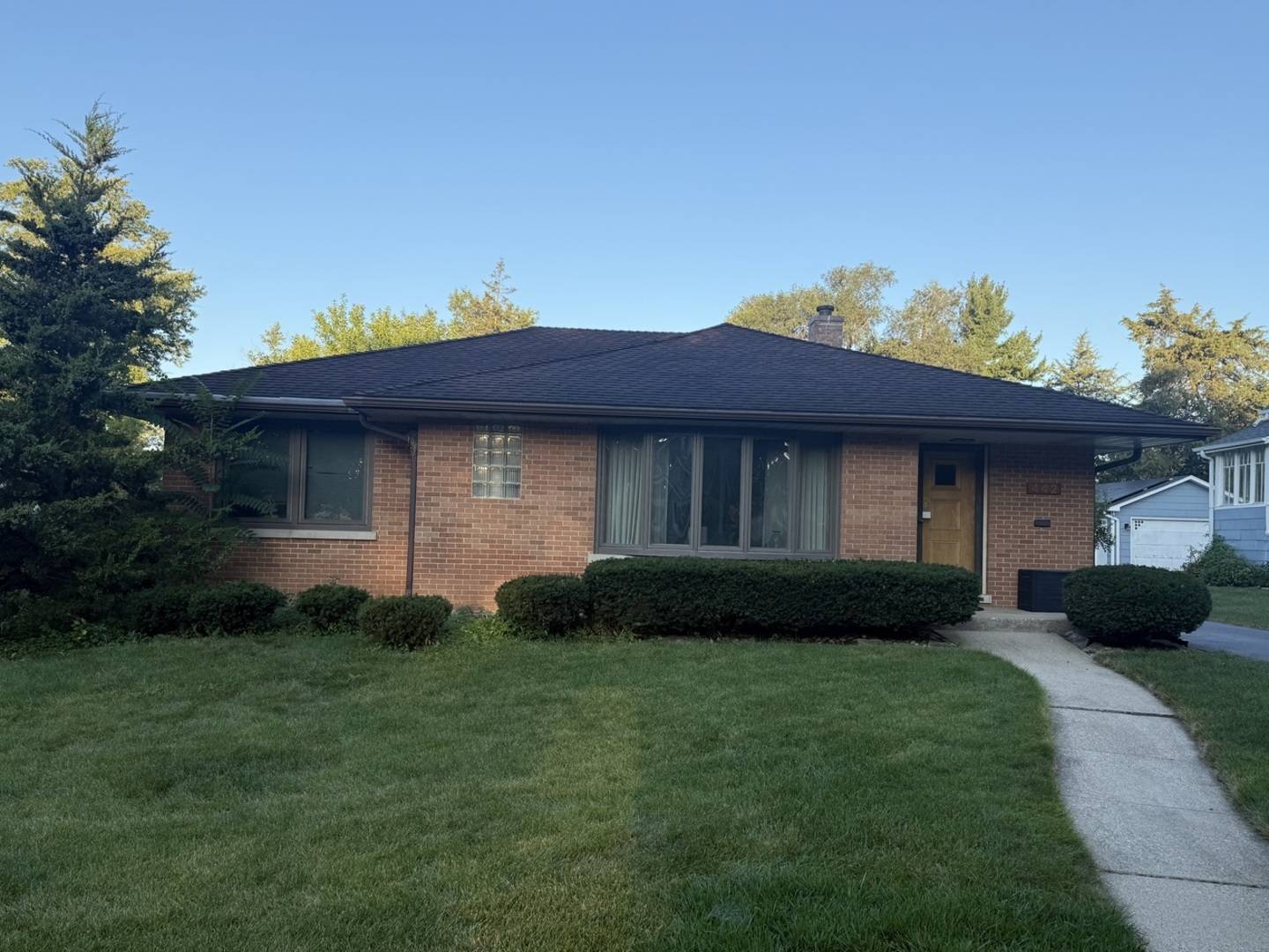 442 N Evergreen AVE, Elmhurst, IL 60126