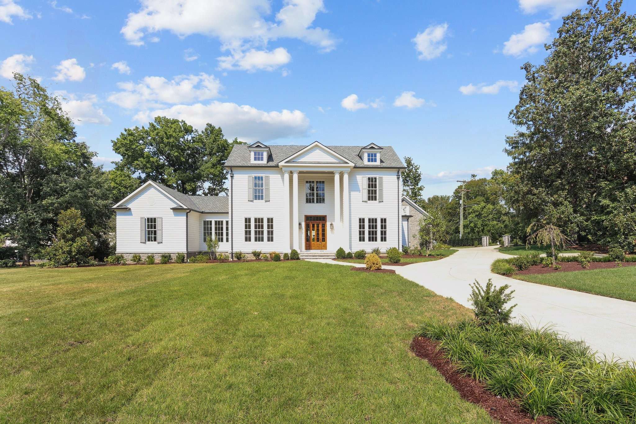 1000 Stonewall Dr, Nashville, TN 37220