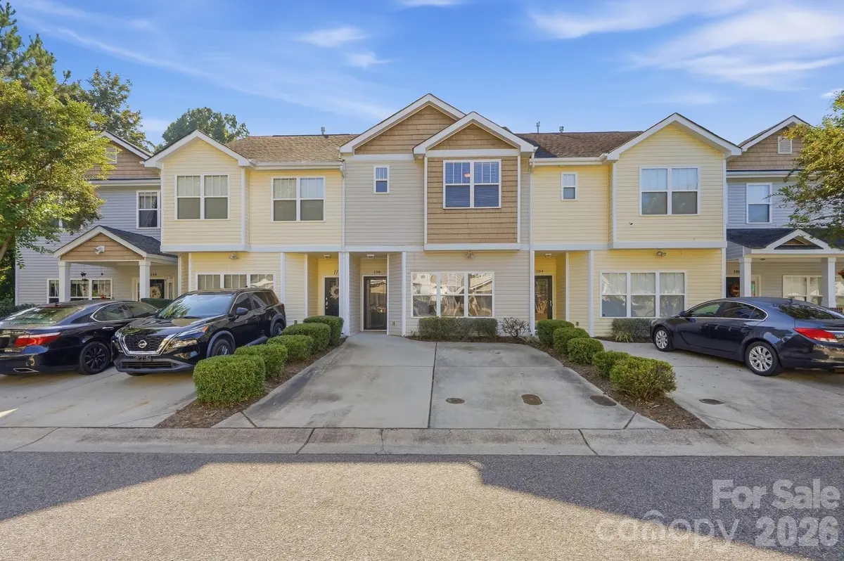 108 St Vincent PL, Mount Holly, NC 28120