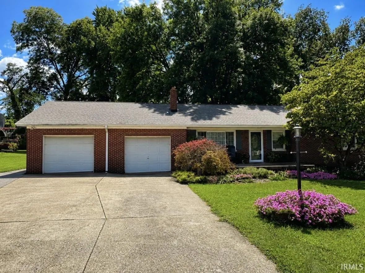 18 Morningside DR, Washington, IN 47501