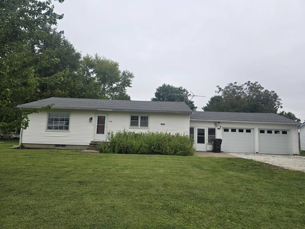 108 S Belmont ST, Bowen, IL 62316