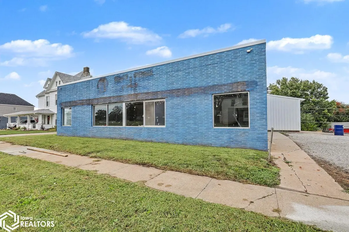 715 Court AVE, Chariton, IA 50049