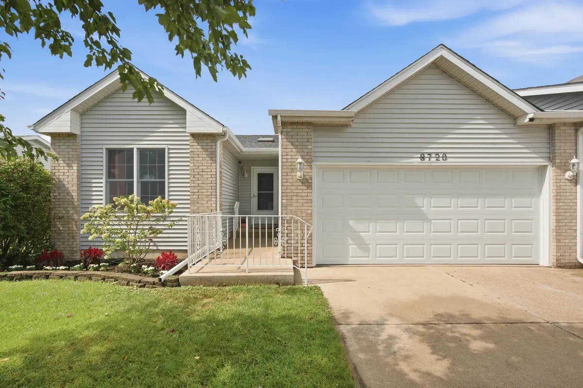 8720 Jackson ST, Merrillville, IN 46410
