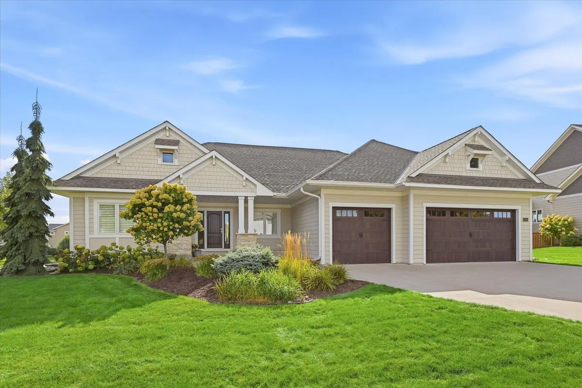 3204 Landon CT, Chaska, MN 55318