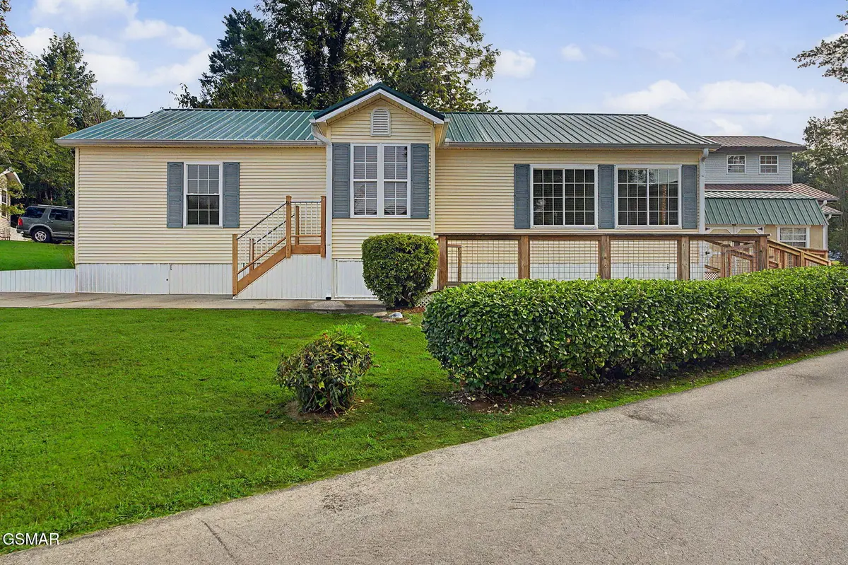 602 Whistling Swan Street, Townsend, TN 37882