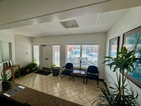 305 Main ST, Smithville, TX 78957