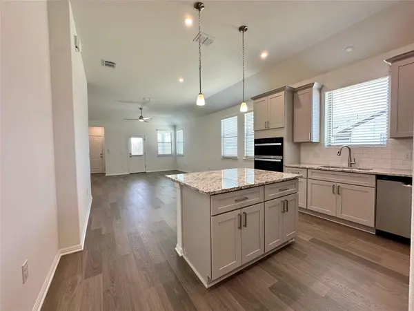 541 Porter Country PKWY, Buda, TX 78610