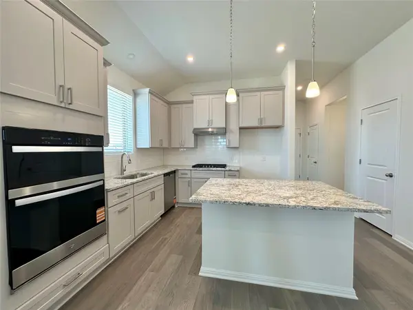 541 Porter Country PKWY, Buda, TX 78610
